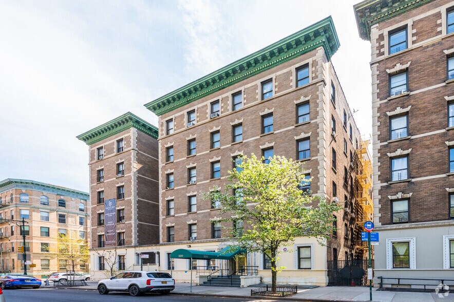 320 Manhattan Ave, New York, NY à vendre - Photo du bâtiment - Image 3 de 6