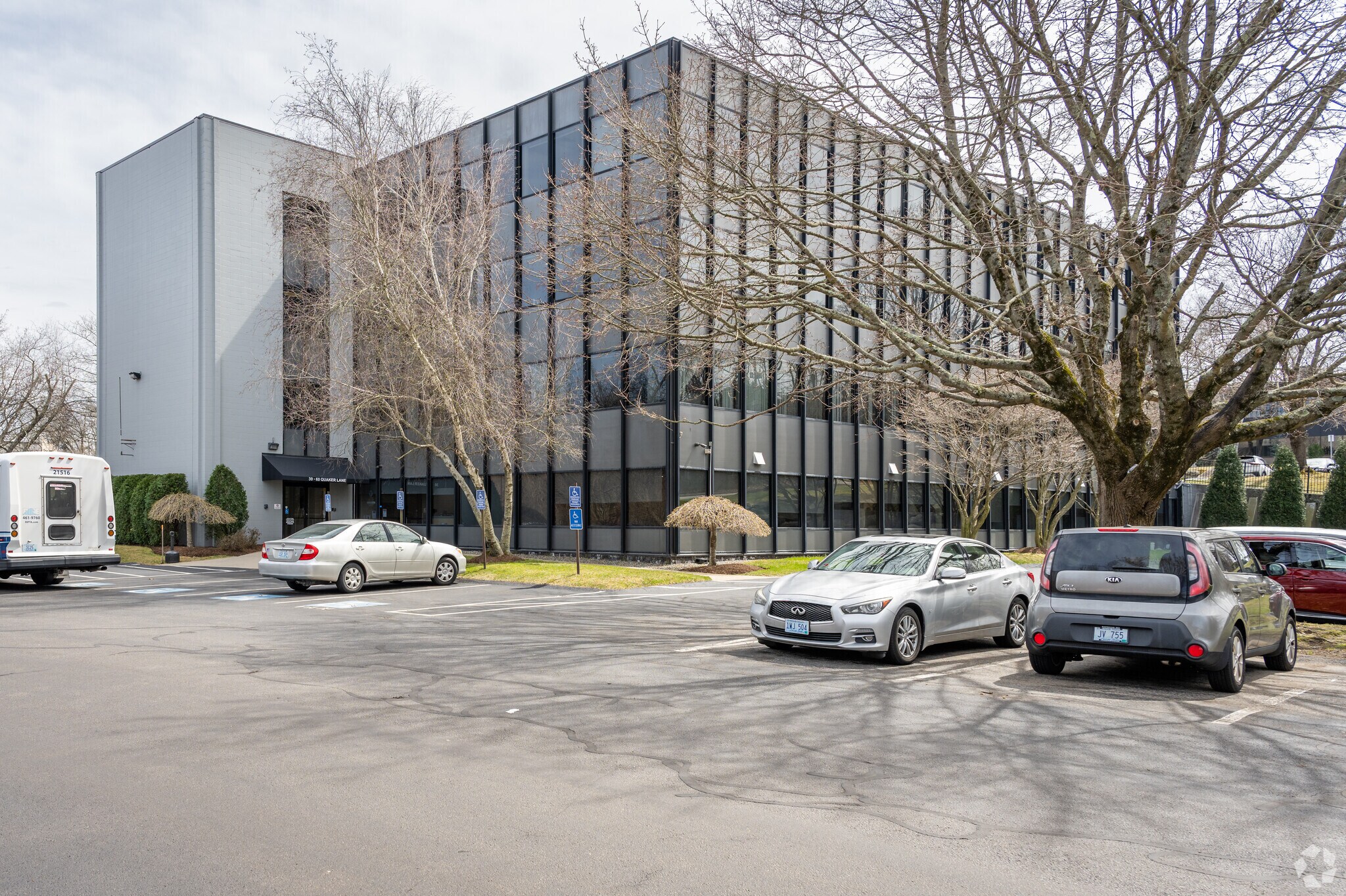 40 Quaker Ln, Warwick, RI à vendre Photo principale- Image 1 de 1