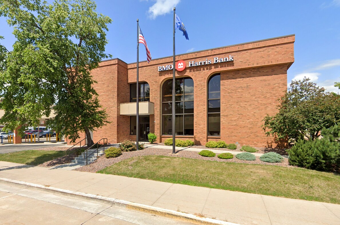 101 W 4th St, Marshfield, WI à vendre Photo du bâtiment- Image 1 de 7