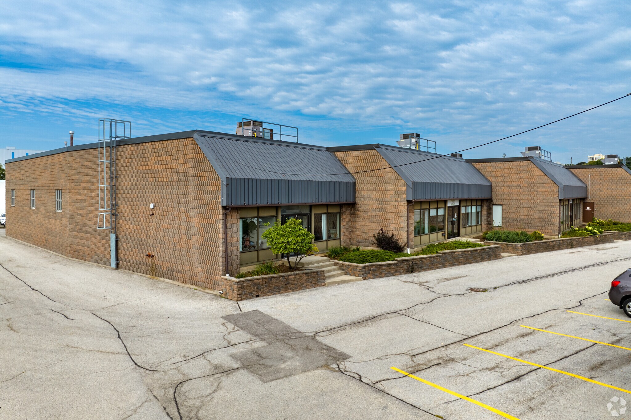 504 Iroquois Shore Rd, Oakville, ON for sale Building Photo- Image 1 of 1