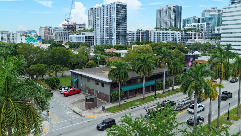 2650 Biscayne Blvd, Miami, FL à louer - Photo du bâtiment - Image 3 de 42