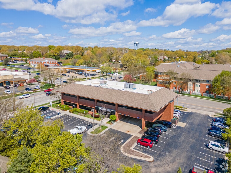 8201 Mission Rd, Prairie Village, KS for lease - Aerial - Image 2 of 5