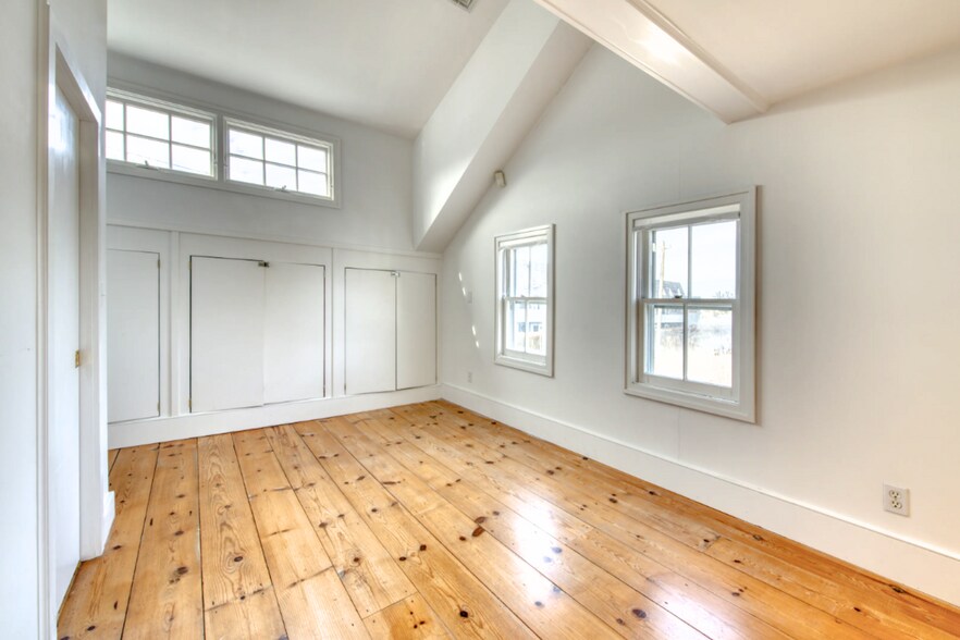 23 Bridge St, Sag Harbor, NY à vendre - Photo du bâtiment - Image 2 de 30
