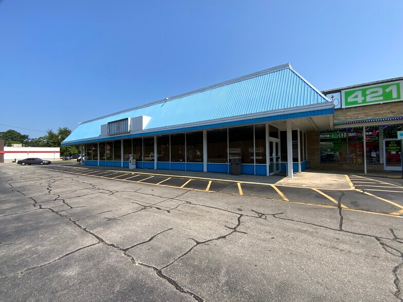 908-1010 W Cumberland St, Dunn, NC à louer - Photo du bâtiment - Image 2 de 11