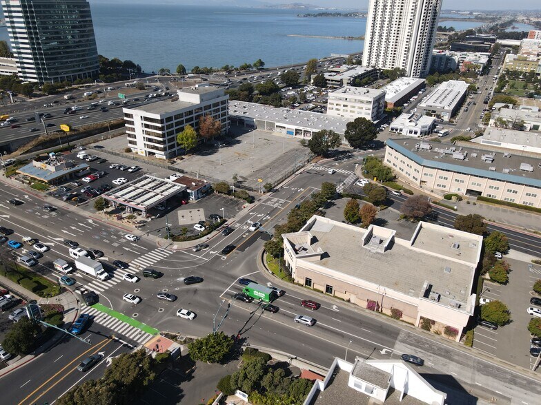 5800 Christie Ave, Emeryville, CA à louer - Photo du bâtiment - Image 3 de 5