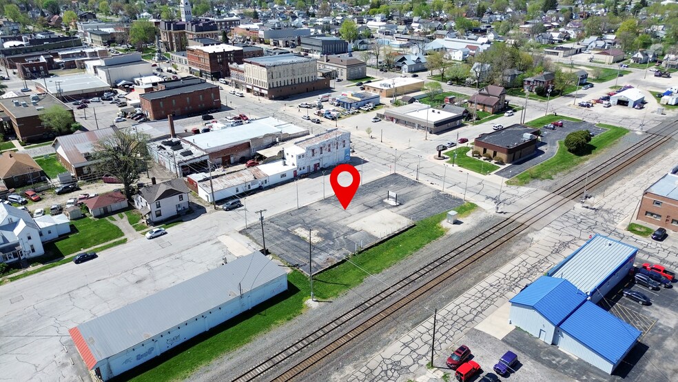 302 N Main St, Winchester, IN à louer - Photo du bâtiment - Image 2 de 5