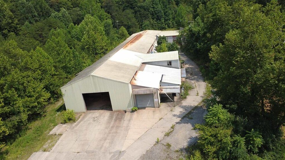 1626 Manilla Creek Rd, Poca, WV à vendre - Photo du bâtiment - Image 1 de 11