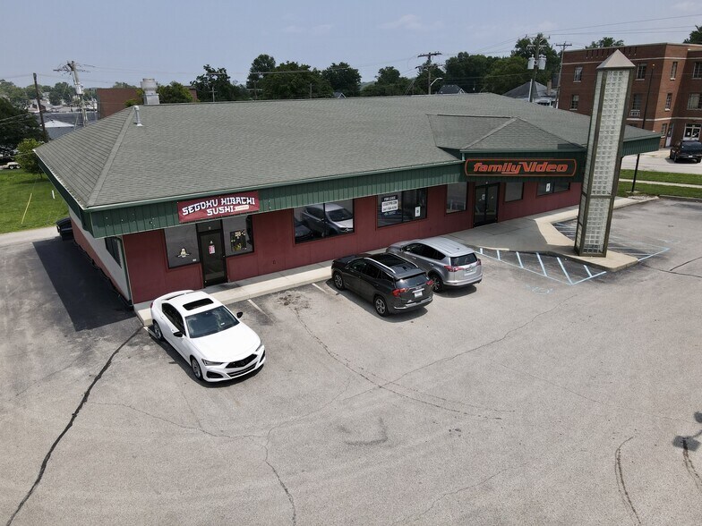 6 S State St, North Vernon, IN à louer - Photo du bâtiment - Image 3 de 6