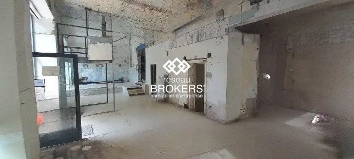 Retail in Sainte-Maxime for lease - Interior Photo - Image 1 of 1