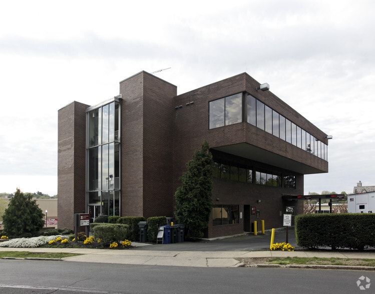 1494 Old York Rd, Abington, PA à vendre - Photo du bâtiment - Image 3 de 35