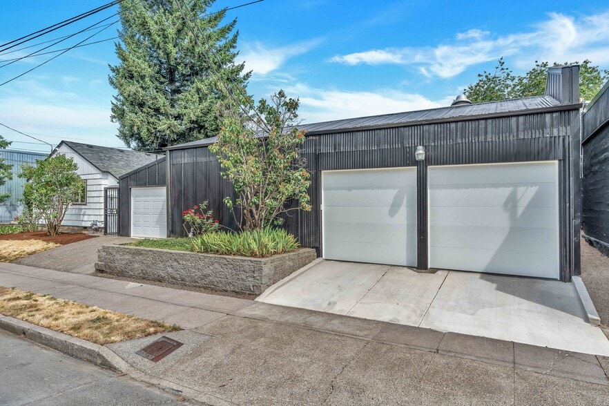 2934 SE 16th Ave, Portland, OR for lease - Building Photo - Image 1 of 9