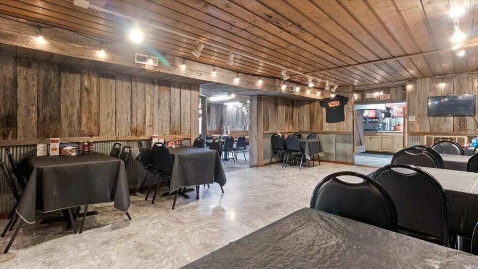 1027 Porter Wagoner Blvd, West Plains, MO for sale - Interior Photo - Image 3 of 26