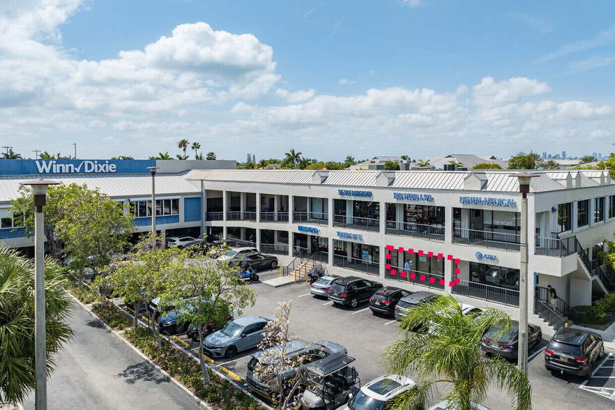 600-658 Crandon Blvd, Key Biscayne, FL for lease - Building Photo - Image 1 of 10