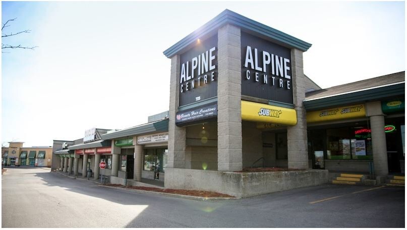 725 Ottawa St, Kitchener, ON à vendre - Photo principale - Image 1 de 1