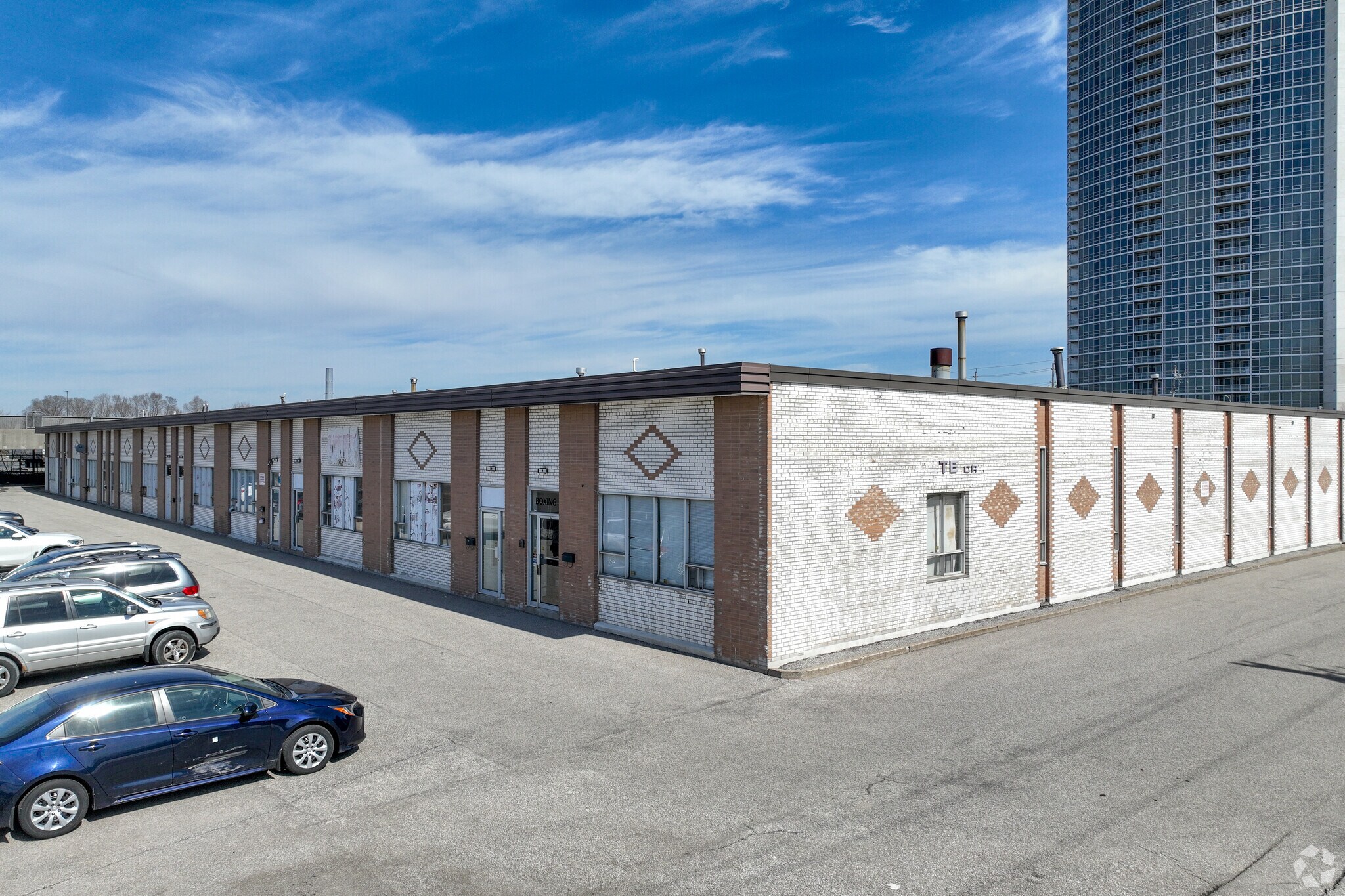 34 Golden Gate Ct, Toronto, ON for sale Primary Photo- Image 1 of 1