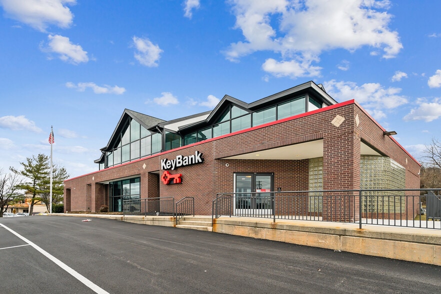 200 W Lancaster Ave, Frazer, PA for sale - Building Photo - Image 1 of 10