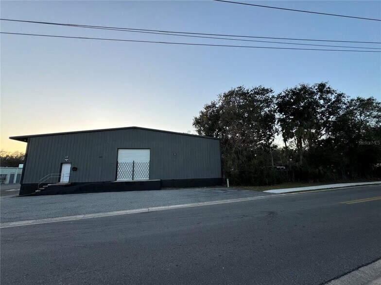 424 S Deleon Ave, Titusville, FL à vendre - Photo principale - Image 1 de 13