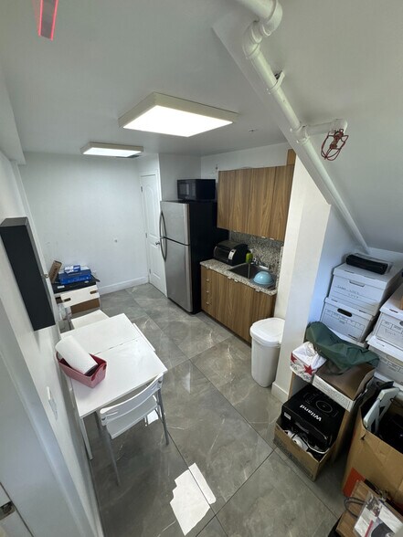 10859 NW 21st St, Doral, FL à louer - Photo intérieure - Image 3 de 6