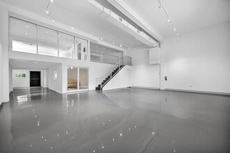800 NW 7th Ave, Miami, FL for lease Interior Photo- Image 1 of 8