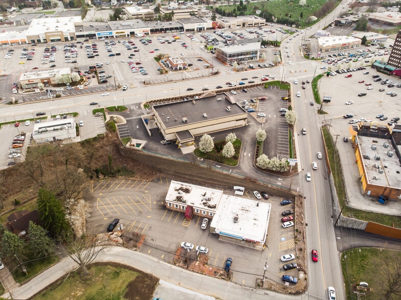 218 Center Rd, Monroeville, PA for lease - Building Photo - Image 2 of 17