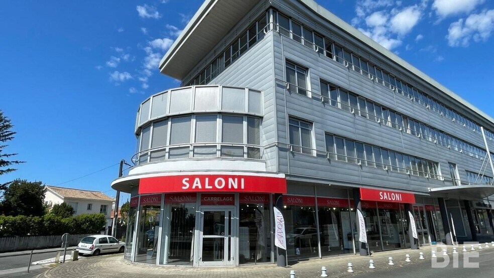 Office in Mérignac for lease - Building Photo - Image 1 of 3