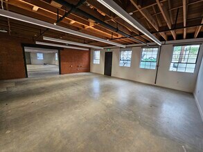 1651 S Central Ave, Glendale, CA for lease Interior Photo- Image 1 of 4