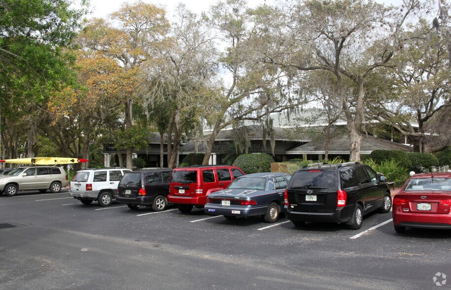 3165 McMullen Booth Rd, Clearwater, FL à louer - Photo du bâtiment - Image 3 de 4