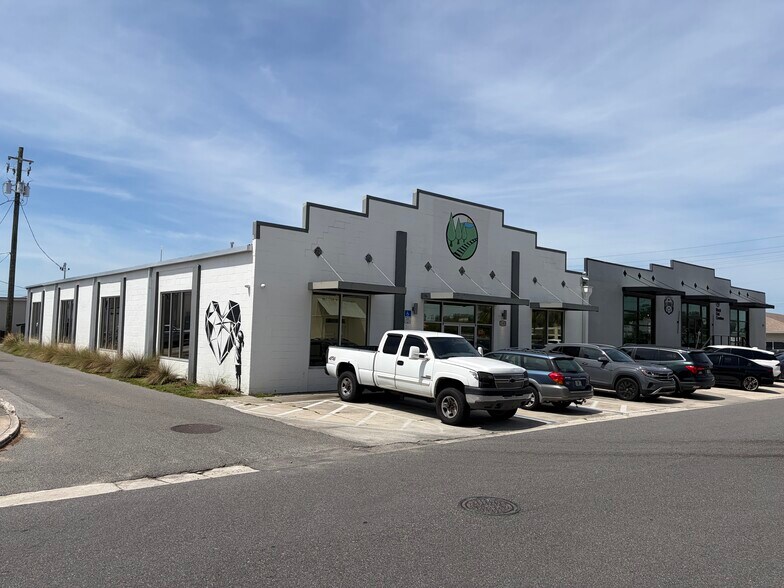 330 Avenue B SW, Winter Haven, FL à louer - Photo du bâtiment - Image 3 de 6
