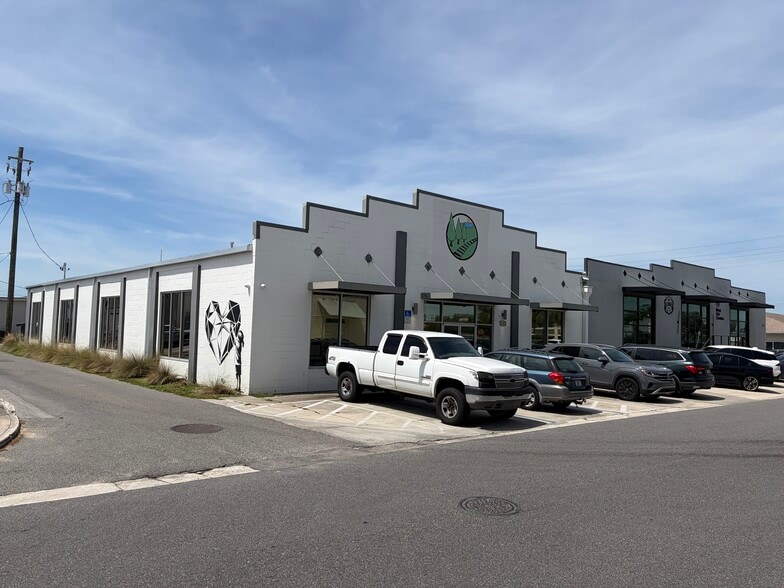 330 Avenue B SW, Winter Haven, FL à louer - Photo du bâtiment - Image 3 de 6