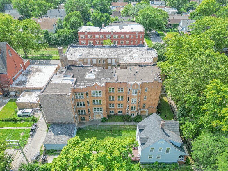 7951-7955 S Muskegon Ave, Chicago, IL à vendre - Photo du bâtiment - Image 2 de 12