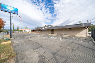 1281 Lake Blvd, Redding, CA for lease Building Photo- Image 2 of 61