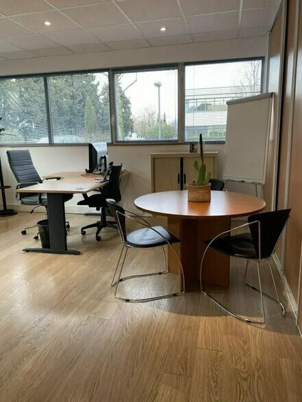Office in MONTFAVET for sale - Building Photo - Image 3 of 6