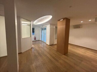 Plus de détails pour Multi-résidentiel à vendre