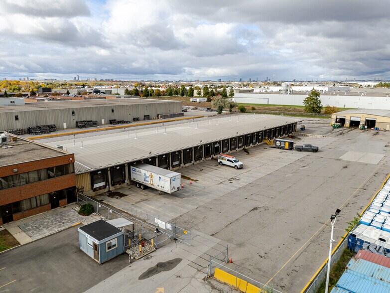 6900 Tranmere Dr, Mississauga, ON à louer - Photo du bâtiment - Image 3 de 8