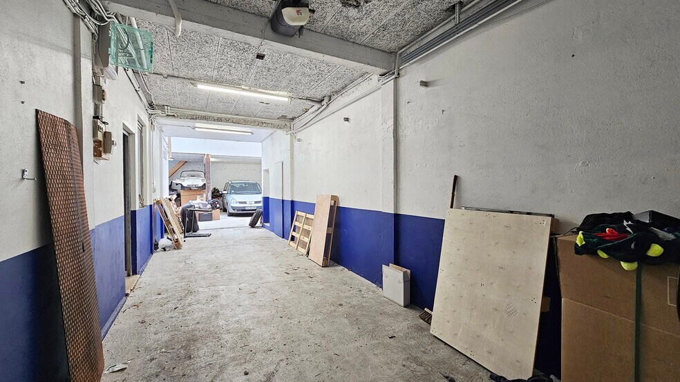 Flex dans Saint-Maur-des-Fossés à louer - Photo du bâtiment - Image 2 de 17
