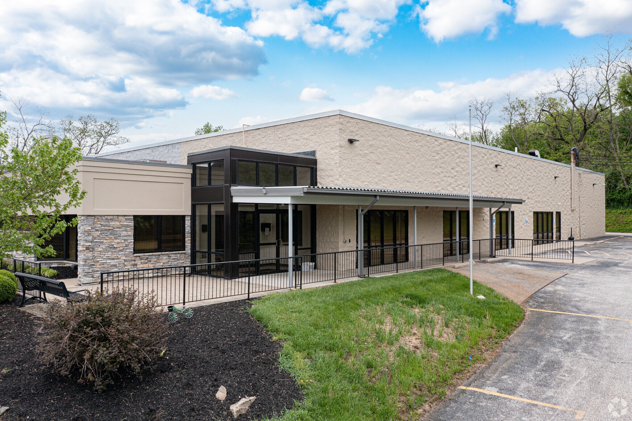 5030 Oaklawn Dr, Cincinnati, OH à vendre Photo du bâtiment- Image 1 de 5