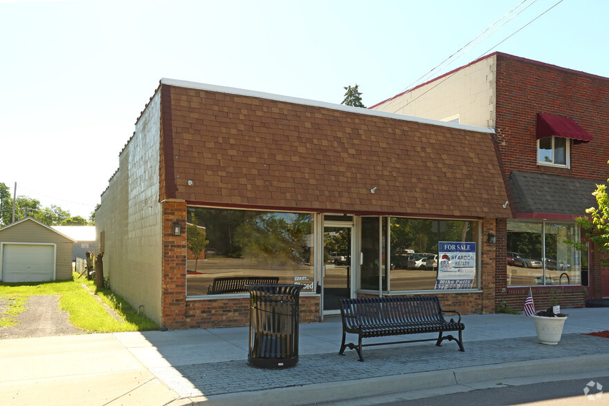 105 5th St, Michigan Center, MI à vendre - Photo principale - Image 1 de 1