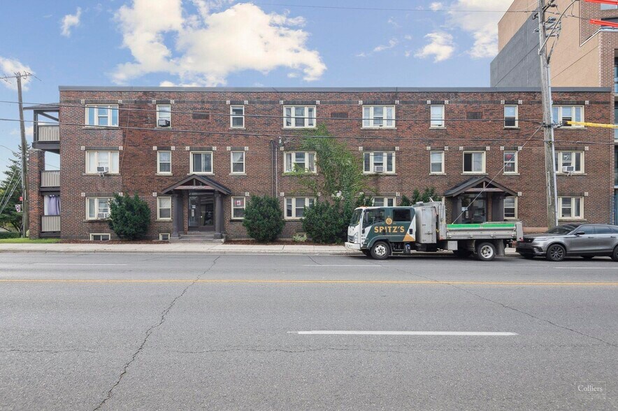 1165 Kingston Rd, Toronto, ON à vendre - Photo du bâtiment - Image 3 de 3