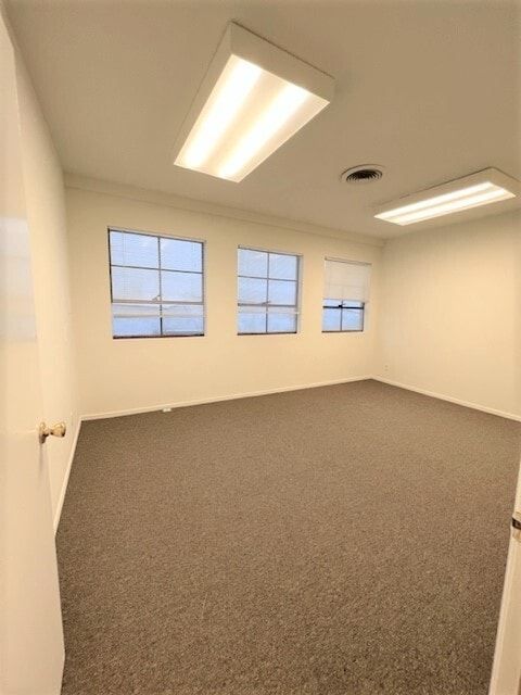 6210 Wilshire Blvd, Los Angeles, CA for lease Interior Photo- Image 1 of 3