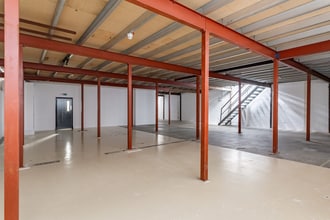 St Johns Rd, Isleworth for lease Interior Photo- Image 2 of 4