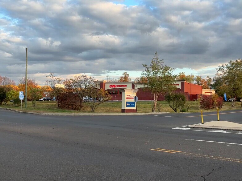 1660 Big Oak road, Langhorne, PA for lease - Commercial Listing Video - Image 2 of 13