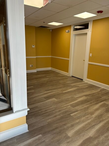 1060 Osgood St, North Andover, MA à louer - Photo intérieure - Image 3 de 9