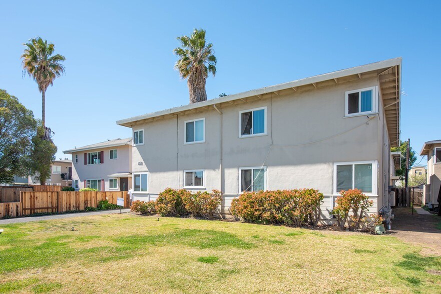 1749 Hester Ave, San Jose, CA à vendre - Photo du bâtiment - Image 2 de 12