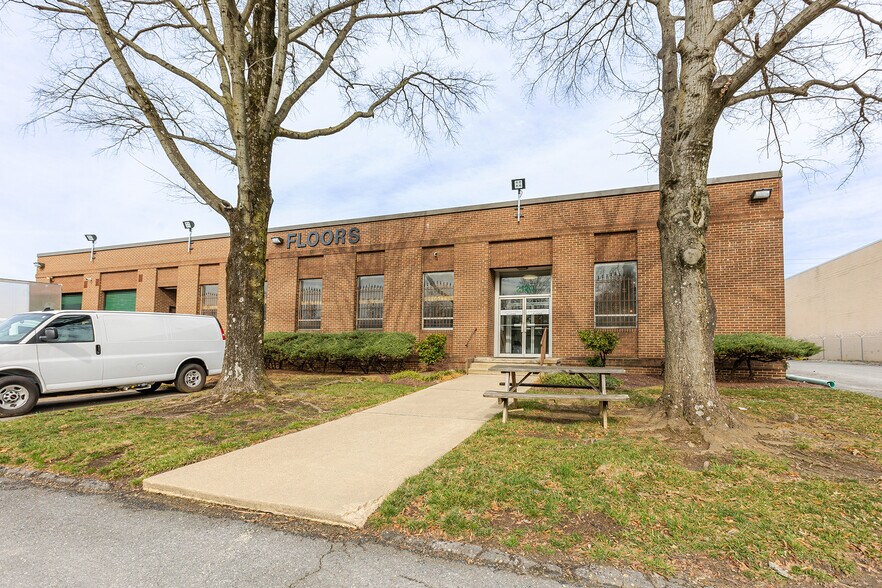2120 Beaver Rd, Landover, MD à vendre - Photo du bâtiment - Image 2 de 16