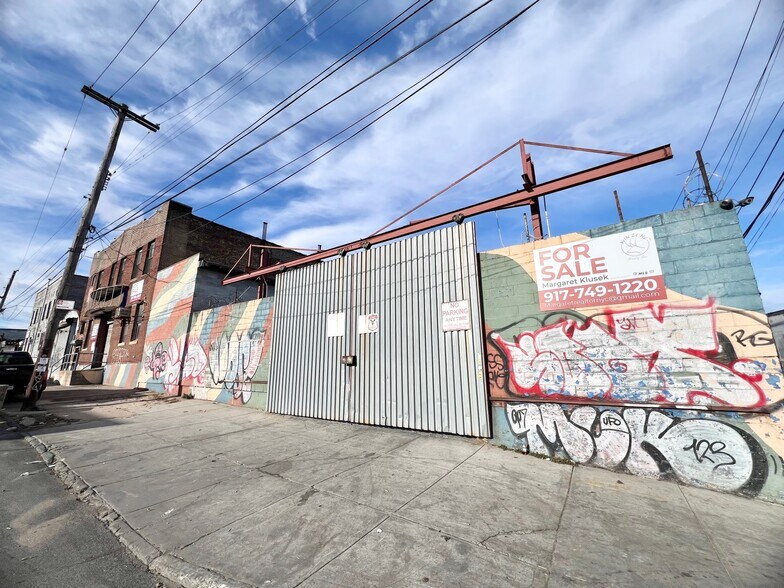 857 Meeker Ave, Brooklyn, NY à vendre - Photo du bâtiment - Image 2 de 7