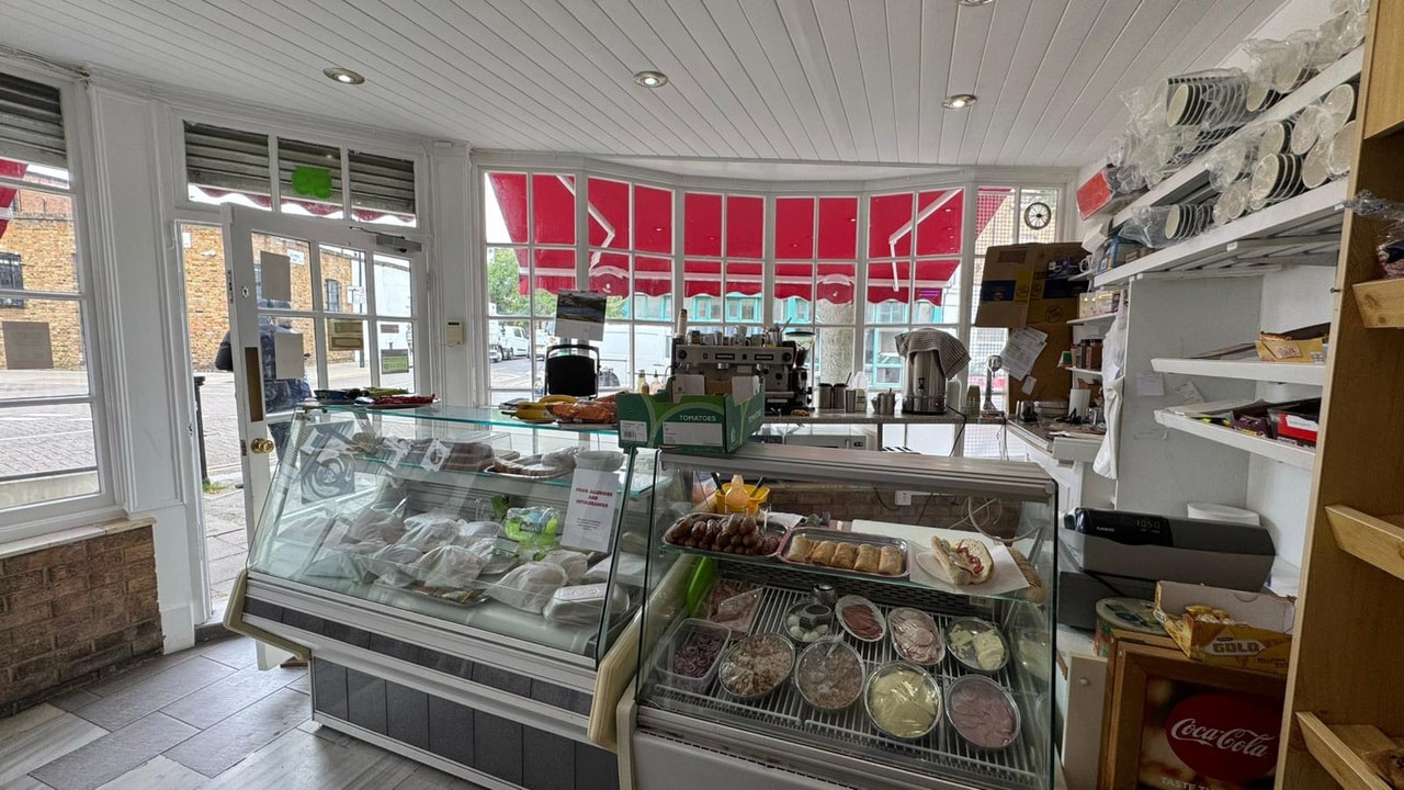59 Grafton Rd, London, LND NW5 3EL - Unit 1 - - Interior Photo - Image 2 of 4
