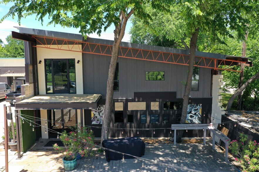 502 Grand Ave, Fort Worth, TX à vendre - Photo du bâtiment - Image 2 de 10