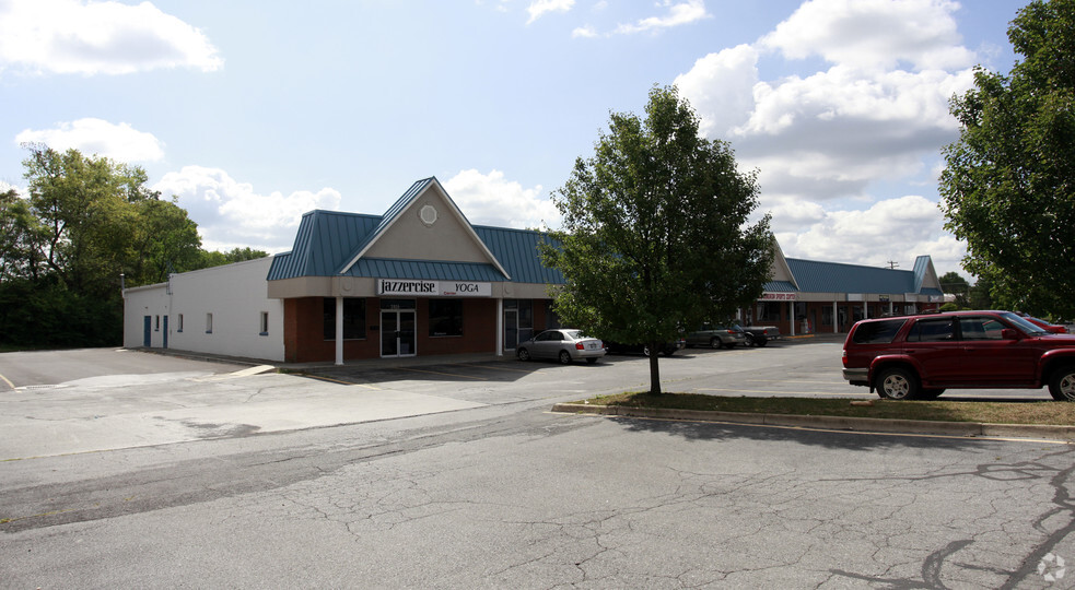 2820-2836 Valley Ave, Winchester, VA for lease - Building Photo - Image 2 of 2