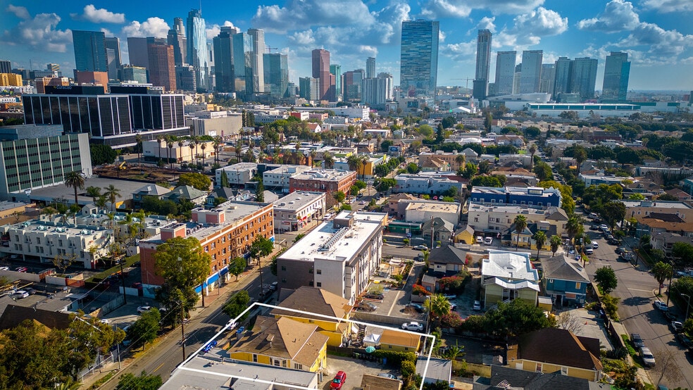 1820 W 11th St, Los Angeles, CA for sale - Building Photo - Image 3 of 38