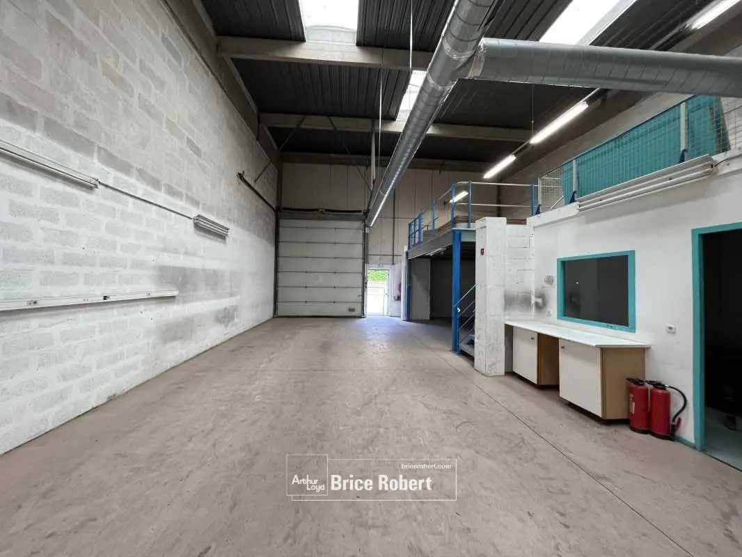 Office in Lyon for lease Building Photo- Image 1 of 6